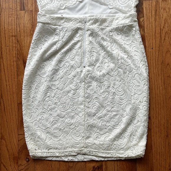 Dress - Picture 4 of 5